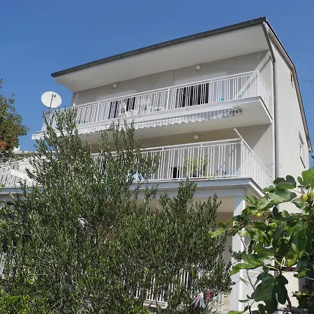 Appartement Bed With 3 Bedrooms And Balcony Selce