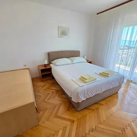 Bed With 3 Bedrooms And Balcony Διαμέρισμα