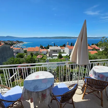 Bed With 3 Bedrooms And Balcony Διαμέρισμα *