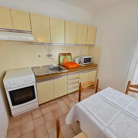 Bed With 3 Bedrooms And Balcony Διαμέρισμα Selce