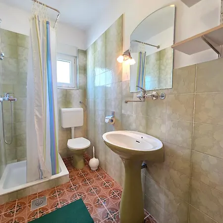 Bed With 3 Bedrooms And Balcony * Selce