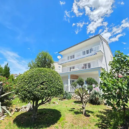 Διαμέρισμα Bed With 3 Bedrooms And Balcony *