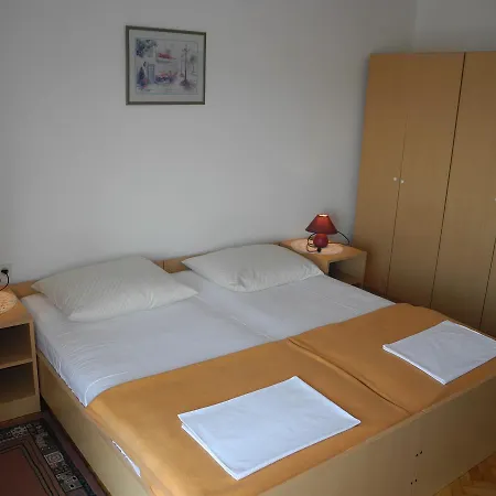 Bed With 3 Bedrooms And Balcony Apartment Selce